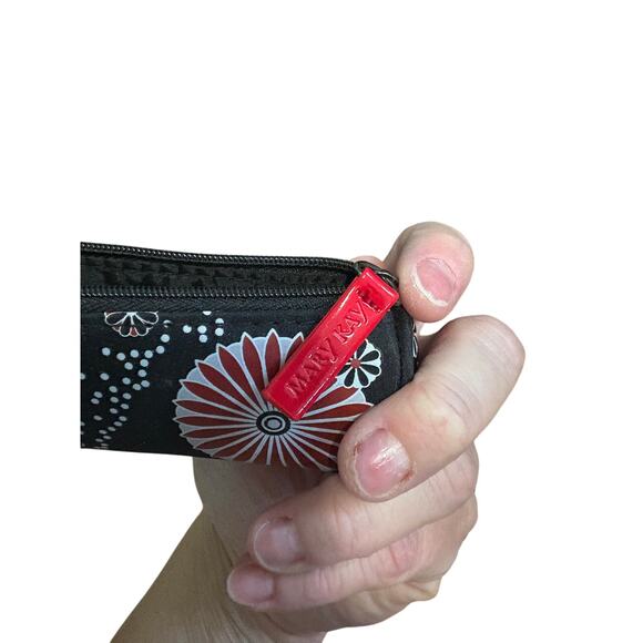 NEW Mary Kay Eye Brush Collection with Bag - Picture 2 of 3